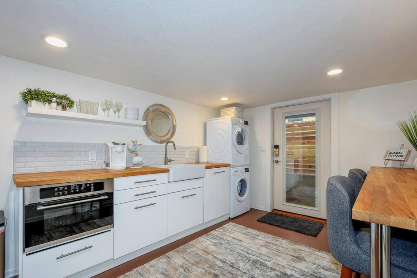 Private New Garden Apartment W Hot Tub Camas エクステリア 写真