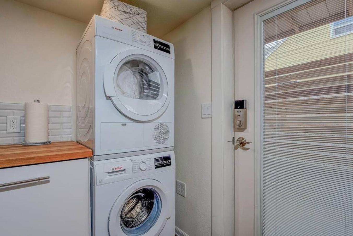 Private New Garden Apartment W Hot Tub Camas エクステリア 写真