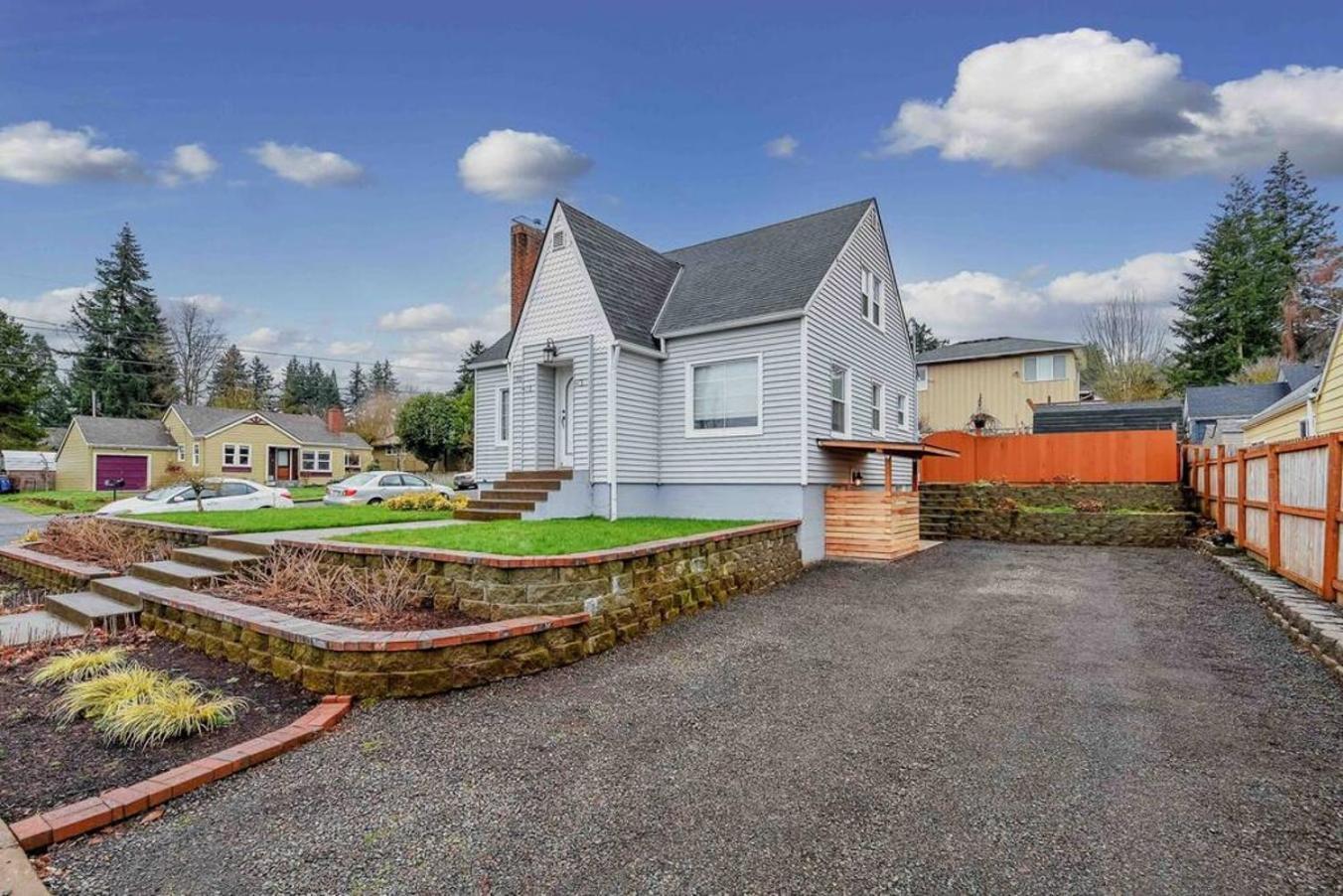 Private New Garden Apartment W Hot Tub Camas エクステリア 写真